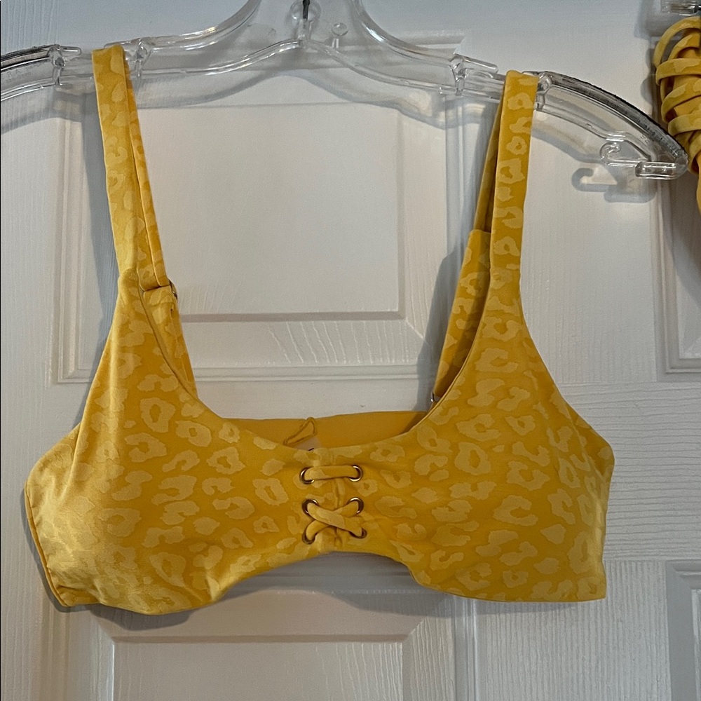 NWOT - still has liner on -Yellow Leopard Print Bikini Set - Picture 5 of 7